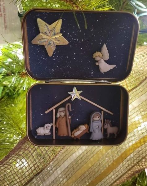 Christmas Tin Can Crafts Ideas, Small Nativity Set, Mint Tin Crafts, Police Christmas, Jesus Birth, Diy Nativity, Barbie Gifts, Altoid Tin, Fun Group