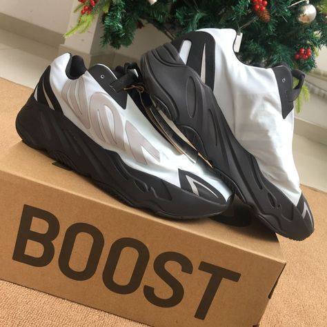 Yeezy 700, Yeezy Boost, Gym Bag, Cool Outfits, Sport Shoes, Sneakers, Blue, Clothes