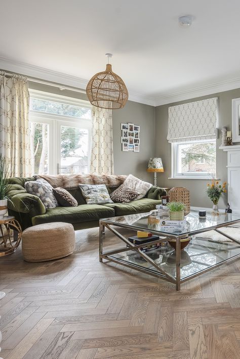 We absolutely love the nature-inspired decor in this beautiful living room featuring ZB101 Frozen Umber Herringbone, from our Deco Parquet Herringbone collection 💚 Click the link to order your free samples today! Herringbone Wood Floor Living Room, Herringbone Living Room, Parquet Flooring Living Room, Herringbone Floor Living Room, Parquet Herringbone, Herringbone Flooring, Floor Living Room, Living Room Wood Floor, Herringbone Wood Floor