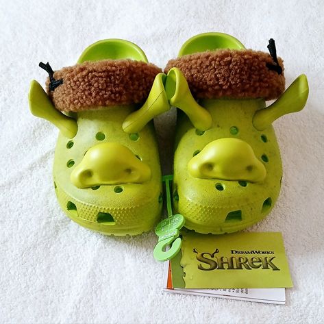 Dreamworks X Crocs Shrek Clog Size Nwt Available Sizes C13 - Toddler Size 13 Weird Crocs, Shrek Crocs, Cool Crocs, Crocs Green, Shrek Memes, Kids Crocs, Cartoon Makeup, Hi Welcome To Chili's, Funny Shoes