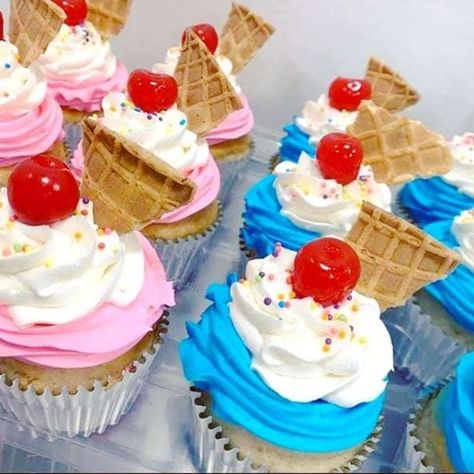 What’s The Scoop Gender Reveal Cupcakes, Ice Cream Cake Gender Reveal, Cupcakes Ice Cream Theme, Heres The Scoop Party, I��’ve Cream Gender Reveal, Ice Cream Social Gender Reveal, Birthday And Gender Reveal Party, He Or She What’s The Scoop, Cool Gender Reveal Themes