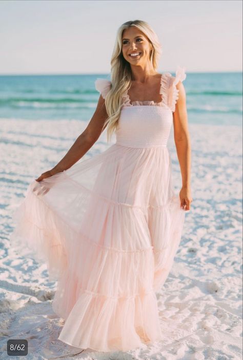 Sweet Sixteen Beach Photoshoot, Senior Pics Dress, Senior Photoshoot Ideas High Schools, Dress Beach Pictures, Princess Shoot, Pretty Senior Pictures, Senior Era, Recreate Pics, 16 Photoshoot