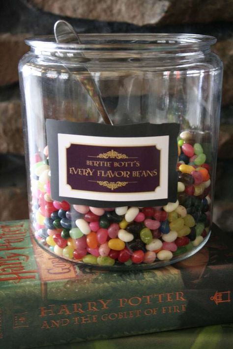 A Magical Candy Shoppe inspired by Harry Potter | CatchMyParty.com Harry Potter Jelly Beans, Harry Potter Parties, Harry Potter Dinner, Harry Potter Birthday Party Ideas, Hogwarts Party, Harry Potter Halloween Party, Every Flavor Beans, Harry Potter Bday, Harry Potter Baby Shower