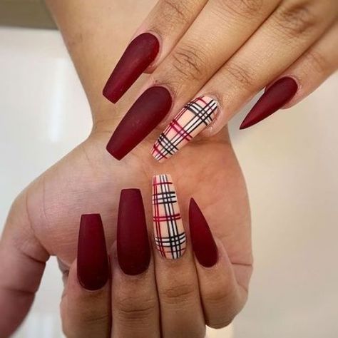 Burberry Nails, Season Nails, Nails Art Ideas, November Nails, Red Acrylic Nails, 13 November, Fall Nail Art Designs, Plaid Nails, Stylish Nails Designs