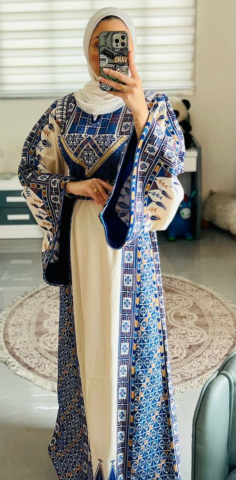 Jordanian Wedding Dresses, Palastinian Dress, Arabic Traditional Clothing, Arab Traditional Clothing, Jordanian Clothing, Tatreez Dress, Jordanian Dress, Wedding Outfits For Women, Modern Hijab Fashion