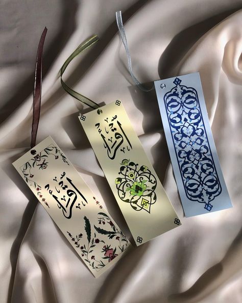 I’m always designing trackers to keep tabs on my progress in different activities and one of the most satisfying feelings is getting to tick off my Quran tracker as I complete paras day by day, during the month of Ramadaan🤍 So I decided to take my love for designing and making trackers, and create these beautiful bookmarks. These are perfect for Ramadaan or any time of year really and would make lovely little gifts. DM if you’re interested in purchasing them🫶🏼 Limited stock available. Natio... Quran Mark Ideas, Islamic Bookmarks Diy, Islamic Bookmarks Handmade, Bookmark For Quran, Quran Bookmarks, Quran Tracker, Beautiful Bookmarks, Most Satisfying, Day By Day