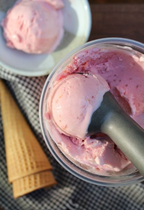 Strawberry Rhubarb Ice Cream - Dinner With Julie Strawberry Rhubarb Ice Cream, Rhubarb Ice Cream, Frozen Deserts, Strawberry And Chocolate, Scream 4, Sorbet Ice Cream, Pink Ice Cream, Ice Cream Maker Recipes, Yogurt Ice Cream