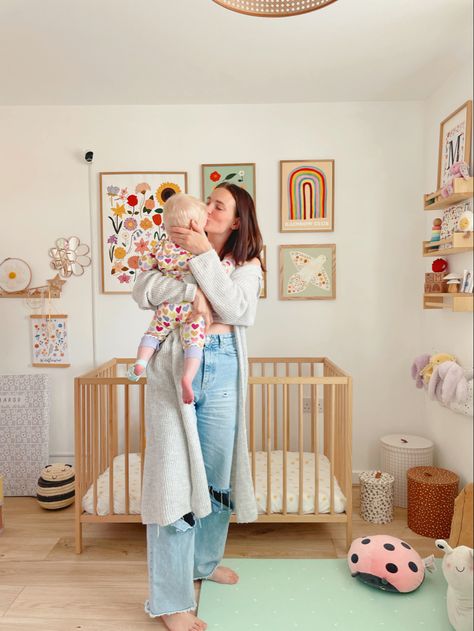 Dopamine Decor Nursery, Colorful Baby Girl Nursery, Colourful Baby Nursery, Nursery Room Inspiration Colorful, Eclectic Nursery Girl, Colourful Baby Room, Colourful Nursery Ideas, Colorful Girl Nursery, Bright Nursery Ideas