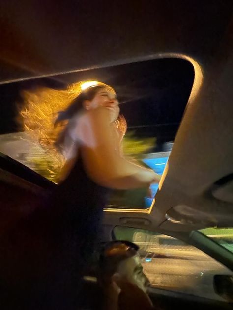 Screaming In Car Aesthetic, Car Roof Aesthetic, Open Roof Car Aesthetic, Sunroof Car Aesthetic Night, Speeding Car Aesthetic, Sunroof Picture Ideas, Sunroof Car Aesthetic, Mood Dp, Speed Aesthetic