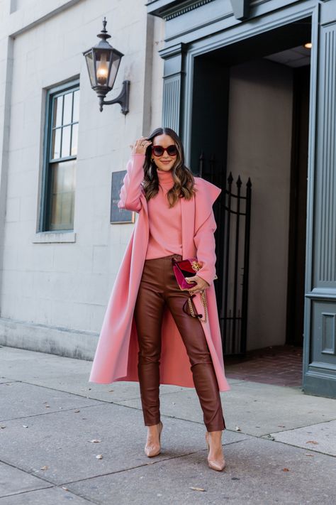 burgundy leather pants Outfits Leggins, Burgundy Outfit, Pink And Burgundy, Look Office, Leather Pants Outfit, Pink Coat, Brown Pants, Pink Outfits, Colourful Outfits