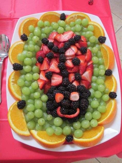 Ladybug Fruit Platter- cut the strawberry to make eyes and mouth Miraculous Ladybug Strawberries, Ladybug Themed Food, Ladybug And Cat Noir Birthday Party Food, Ladybug Fruit Platter, Ladybug Charcuterie Board, Ladybug Theme Party 1st Birthdays, Ladybug Food Ideas, Ladybug Birthday Party Food, Ladybug Party Food