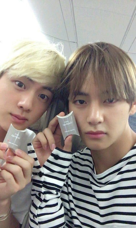 V And Jin, Taehyung Selca, Jin Bts, Korean Boy, Bts Aesthetic, Bts Group, Worldwide Handsome, Fan Fiction, Bts Jin