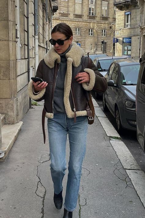 Combination Fashion, Embellished Jacket, Women's Outfits, Outfit Formulas, Double Denim, Looks Street Style, Interview Outfit, Professional Outfits, Shearling Jacket