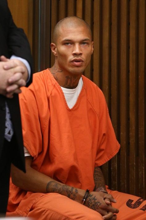 Prison Uniform, Jeremy Meeks, Celebrity Mugshots, Celebrities Then And Now, Moving To The Uk, Modeling Career, Mua Sắm, Bad News