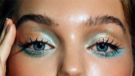 Eyeshadow Looks Photo, Light Blue Brown Eyeshadow, Turquoise Makeup Aesthetic, Aqua Blue Eyeshadow, Blue Green Eye Makeup Looks, Green Eyes Blue Eyeshadow, Colorful Eyeshadow For Blue Eyes, Green Eyeshadow On Blue Eyes, Aquamarine Eye Makeup