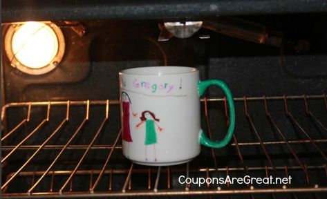 How To Remove Sharpie, Coffee Cup Crafts, Coffee Cups Diy, Sharpie Permanent Markers, Personalized Coffee Cup, Neighbor Christmas Gifts, Diy Sharpie, Dyi Gifts, Custom Coffee Cups