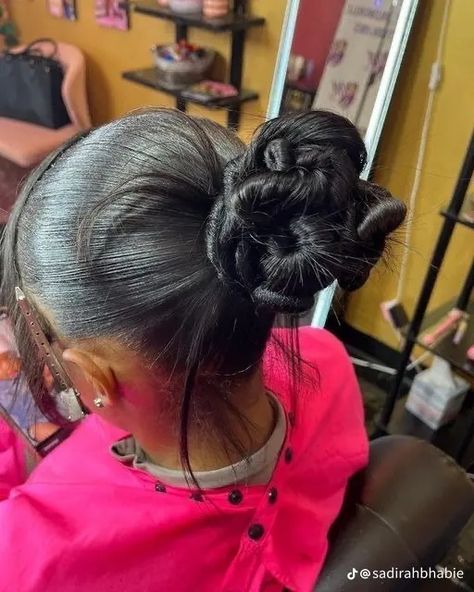 Hair Colorful, Sleek Ponytail Hairstyles, Pretty Braided Hairstyles, Flat Iron Hair Styles, Slick Hairstyles, Hair Ponytail Styles, Hair Laid, Dope Hairstyles, Ponytail Styles