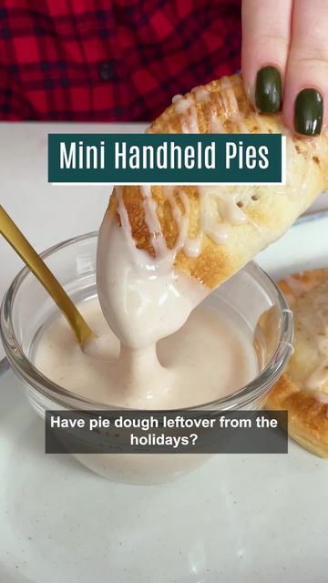 Leftover Pie Dough, Handheld Pies, Pie Pockets, Leftover Pie, Chef Ideas, Hand Pie Recipes, Pudding Pies, Hand Pie, Pampered Chef Recipes