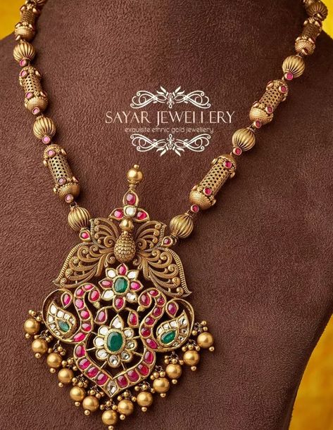 Heavy Pendant Designs Gold, Kundan Pendent Set, Pendant Necklace Gold Indian, Heavy Pendant Designs, Necklace Gold Indian, Big Pendant Necklace, Gold Statement Jewelry, Gold Earrings For Kids, Temple Jewellery Earrings