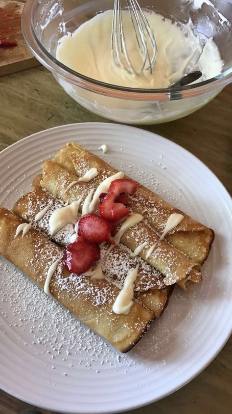 Breakfast Crepes Aesthetic, Aesthetic Crepes, Crepe Aesthetic, Crepes Aesthetic, Filled Crepes, Strawberry Crepes, Deilig Mat, Food Is Fuel, Food Obsession