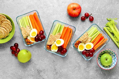 Boost Metabolism: 10 Tips | The Leaf Nutrisystem Blog Healthy Snacks For Truck Drivers, Truck Driver Meals, Honey Mustard Pretzels, Nutrisystem Recipes, Healthy Snacks List, Filling Food, On The Go Snacks, Raw Vegetables, Nutrient Dense Food