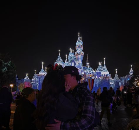 disney date w/ bae Sweethearts Night Disney, Sweetheart Night Disneyland, Cute Couple Pics At Disney, Disney Date Night Ideas, Hispanic Couples, Disney Date, Me And Bae, Night Couple, Cute Couple Outfits