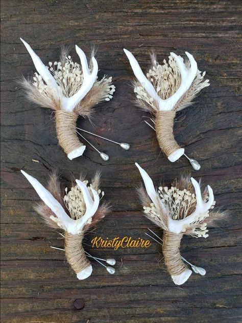 Viking Country Wedding, Deer Horns Wedding Decor, Cheap Rustic Wedding Ideas Diy, Deer Antler Bouquet, Western Boutineer Ideas, Hunter Wedding Ideas, Sunflower Western Wedding, Bouquet With Antlers, Hunting Wedding Ideas