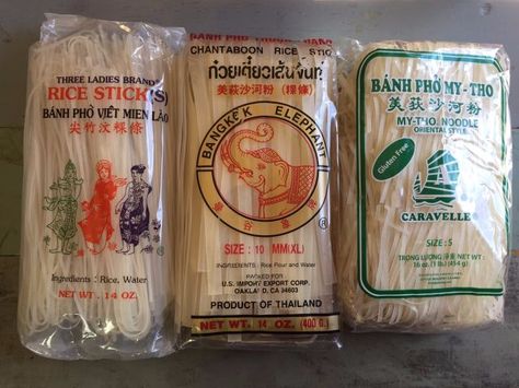 Banh-pho-rice-noodles-dried-brands Asian Rice Noodles, Flat Rice Noodles, Pho Noodle Soup, Pho Noodles, Hawaiian Recipes, Dry Noodles, Asian Rice, Vermicelli Noodles, Rice Vermicelli