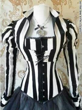 Beetlejuice Corset Mode Steampunk, Steampunk Couture, Victorian Steampunk, Steampunk Costume, Steampunk Clothing, Striped Jacket, Dark Beauty, Fashion Gallery, Dieselpunk