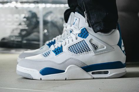 On-Foot Look at the Air Jordan 4 "Industrial Blue" Reps Shoes, Replica Sneakers, Sneaker Website, Jordan 4 White, Industrial Blue, Nike Snkrs, Tinker Hatfield, Blue Jordans, Jumpman Logo