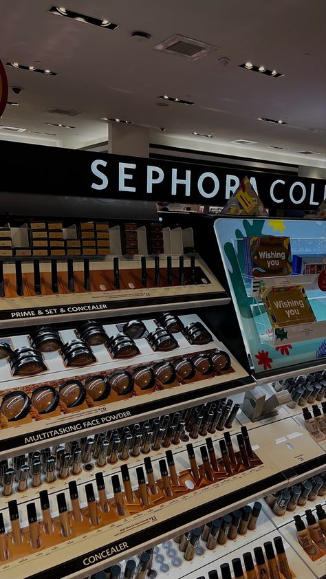 Sephora Store, Beauty Advisor, Aesthetic Stores, Iphone Wallpaper Hipster, Sephora Beauty, Makeup Store, Nyc Life, Luxury Lifestyle Dreams, London Life