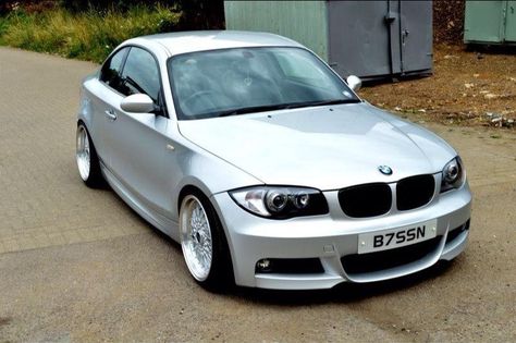 Stance modified E82 Bmw, Bmw 120, Bmw 120d, Autos Bmw, Bmw 116i, Signs Youre In Love, Bmw E87, Bmw 128i, Hatchback Cars