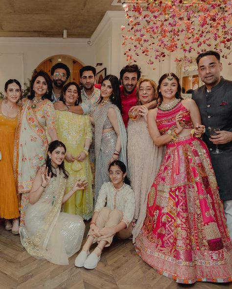 Rishi Kapoor, Special Pictures, Bollywood Wedding, Welcome To The Family, Ranbir Kapoor, Favorite Actors, Alia Bhatt, Samara, New Delhi