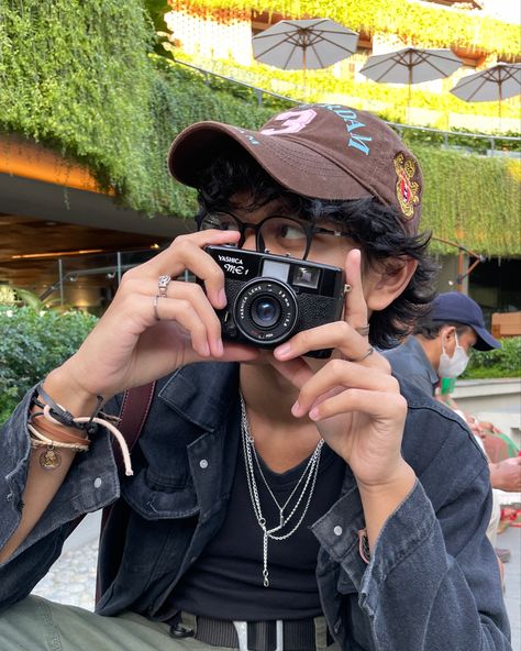 Camera aesthetic picture pose Guy Photographer Aesthetic, Camera Boy Aesthetic, Guy With Camera Aesthetic, Camera Shy Poses Men, Male Youtuber Aesthetic, Vlogger Aesthetic Male, Camera Man Aesthetic, Artsy Guy Aesthetic, Someone Taking A Picture With A Camera