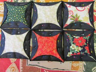 Chelmarsh Chunterings: Japanese Folded Patchwork Puffs. A different tutorial on the "faux cathedral window" js Old Jeans Projects, Folded Patchwork, Backing A Quilt, Silk Patchwork, Japanese Patchwork, Japanese Quilts, Christmas Material, Quilt Block Tutorial, Foundation Paper Piecing