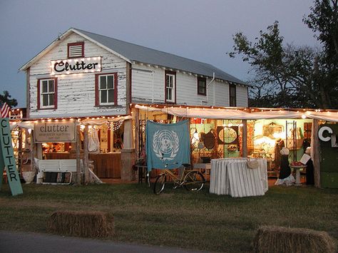 Clutter, Warrenton, TX - AntiqueWeekend by AntiqueWeekend, via Flickr Thrifting Jewelry, Round Top Texas Antiques, Round Top Antiques, Round Top Texas, Texas Adventure, Market Booth, Texas Places, Texas Roadtrip, Shop Displays