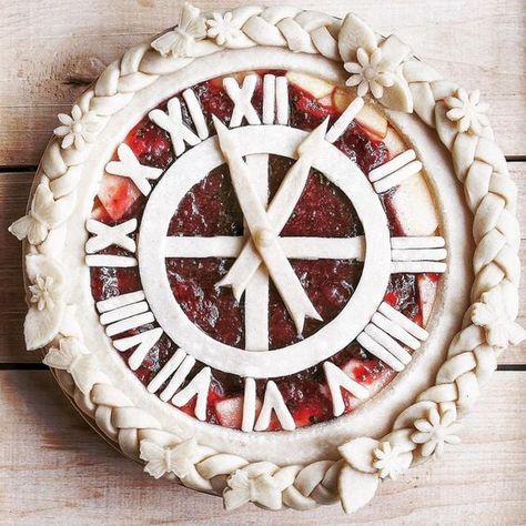 Unique Pie Crust Designs, Fancy Pies, Creative Pie Crust, Fancy Pie Crust, Pie Crust Art, Beautiful Pie Crusts, Creative Pies, Decorative Pie Crust, Pie Art