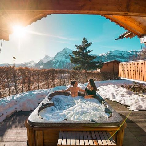 Hot tub in the mountains✨ 📷:@rayawashere Louis Cole, Hot Tub Outdoor, Blue Mountain, In The Mountains, In Hot, Cool Cats, The Mountain, Hot Tub, Spa