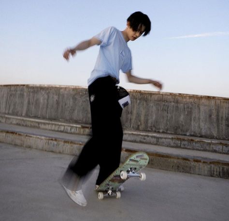 Skater Boys, Choi Daniel, Boy Images, Skater Boy, Txt Yeonjun, Abandoned Buildings, Emo Boys, Korean Pop, Luhan