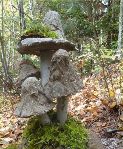 Rustic Garden Art, Carillons Diy, Decoration Beton, Cement Garden, Garden Mushrooms, Outdoor Sanctuary, Concrete Crafts, Concrete Garden, Mushroom Decor