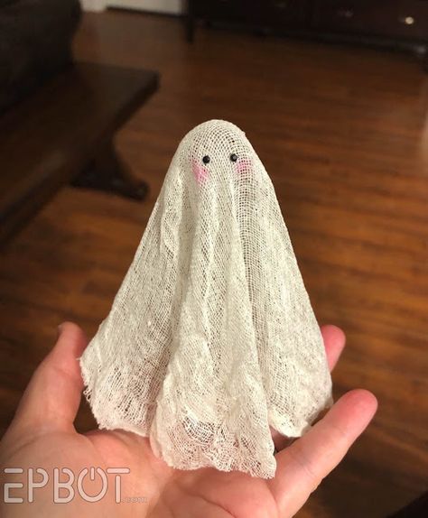 Halloween Cloche, Seasons Decorations, Skeleton Craft, Ghost Craft, Cheesecloth Ghost, Trophy Ideas, Ghost Crafts, Ghost Diy, Dollar Store Halloween