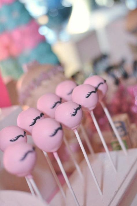 Eyelash Party Ideas, Lash Party Ideas, Cosmetology Party, Spooky Spa, Gender Reveal Ideas Theme, Cute Party Themes, Baby Shower Gender Reveal Ideas, Party Themes For Men, Gender Reveal Cake Pops