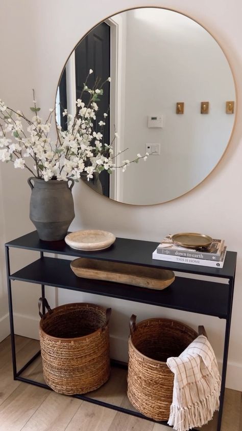 Hallway Entrance Table, Side Table Hallway, Home Themes Decor Ideas Interior Design, Black Mirror Hallway, Doorway Entry Decor Ideas, Black Hallway Furniture, Germany Apartment, Apartment Entry Way, Black Entryway Table