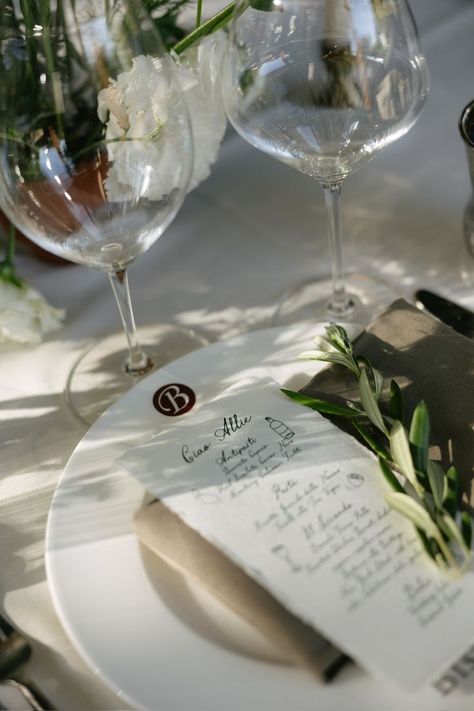 Elevate your wedding table setting with our exquisite olive green napkins, made from a luxurious blend of cotton and linen. These elegant napkins add a touch of natural sophistication and timeless charm to your special day. Perfect for rustic, boho, or classic wedding themes, they are soft to the touch and durable, ensuring your guests will be impressed. Make your celebration unforgettable with these must-have table accessories! Olive Wedding Invitations, Classic Wedding Themes, Olive Wedding, Green Napkins, Linen Dinner Napkins, Diy Bride, Wedding Invitation Card, Diy Brides, Wedding Table Settings