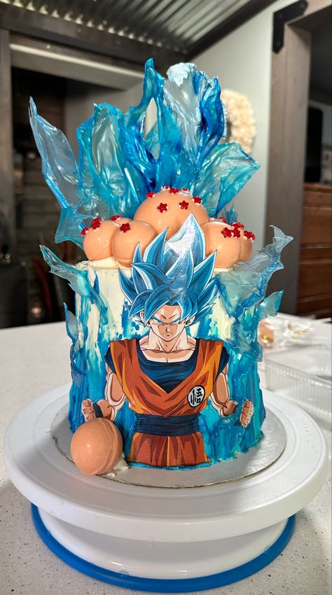 Dragon Ball Z Birthday Cake, Dragon Ball Z Cake Goku, Goku Cake Ideas, Goku Cake Dragonball Z, Vegeta Cake, Dragon Ball Party Ideas, Goku Birthday Cake, Anime Cake Design, Dbz Cake