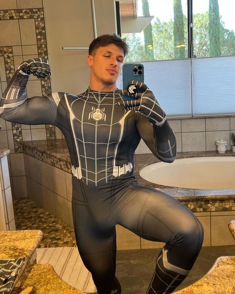 Zac on Instagram: “1 or 2?🕷🕸” Football Poses, Mens Bodysuit, Our Senses, Spiderman Costume, Cosplay Boy, Superhero Cosplay, Lycra Men, Male Cosplay, Anime Guys Shirtless