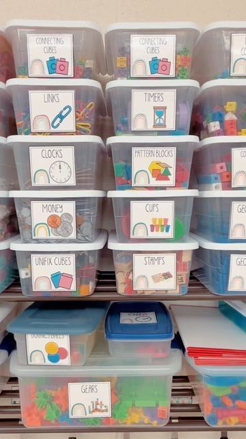 Katie 👩🏼‍🏫 on Instagram: "Summer Project 2 ✅ Anybody else a big fan of labeling all the things? ⠀⠀⠀⠀⠀⠀⠀⠀⠀ Throughout the year I usually add more labels as needed but not this year. By the end of the year these shelves were looking a little ROUGH. One of my first summer projects was printing and laminating missing labels with my @gbc_brand laminator. Organization makes my teacher heart happy! 💕 . . . . . . . . . . . . #gifted #kindergartenteacher #teacherinfluencer #primaryteacherlife #teach Preschool Toy Organization, Classroom Toy Organization, Classroom Table Organization, Daycare Storage, Preschool Storage, Preschool Organization, My First Summer, Rangement Art, Craft Closet Organization