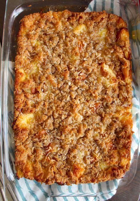 Breakfast Event, Best Breakfast Casserole, Baked Breakfast Recipes, Breakfast Sweets, Breakfast Bites, French Toast Bake, What's For Breakfast, Christmas Breakfast, Breakfast Recipes Casserole