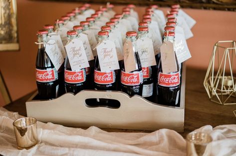 Coke Bottle Wedding Favors, Soda Wedding Favors, Coke Wedding Favors, Coca Cola Wedding, Coca Zero, Glass Coke Bottles, Coca Cola Party, Wedding Doorgift, Sprinkle Ideas