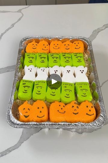 Halloween Peeps Ideas, Halloween Rice Crispy Treats, Peeps Treats, Halloween Peeps, Kristin's Friends, Fun Halloween Treats, Rice Crisps, Marshmallow Treats, Little Ghost